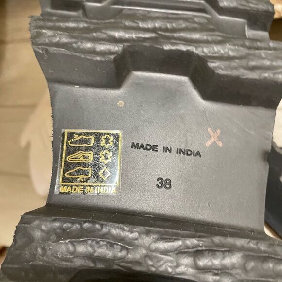 New Free People Hydra Huarache
Lugged Edgy Moto Zip Boots size 8 NWOT - Picture 9 of 9